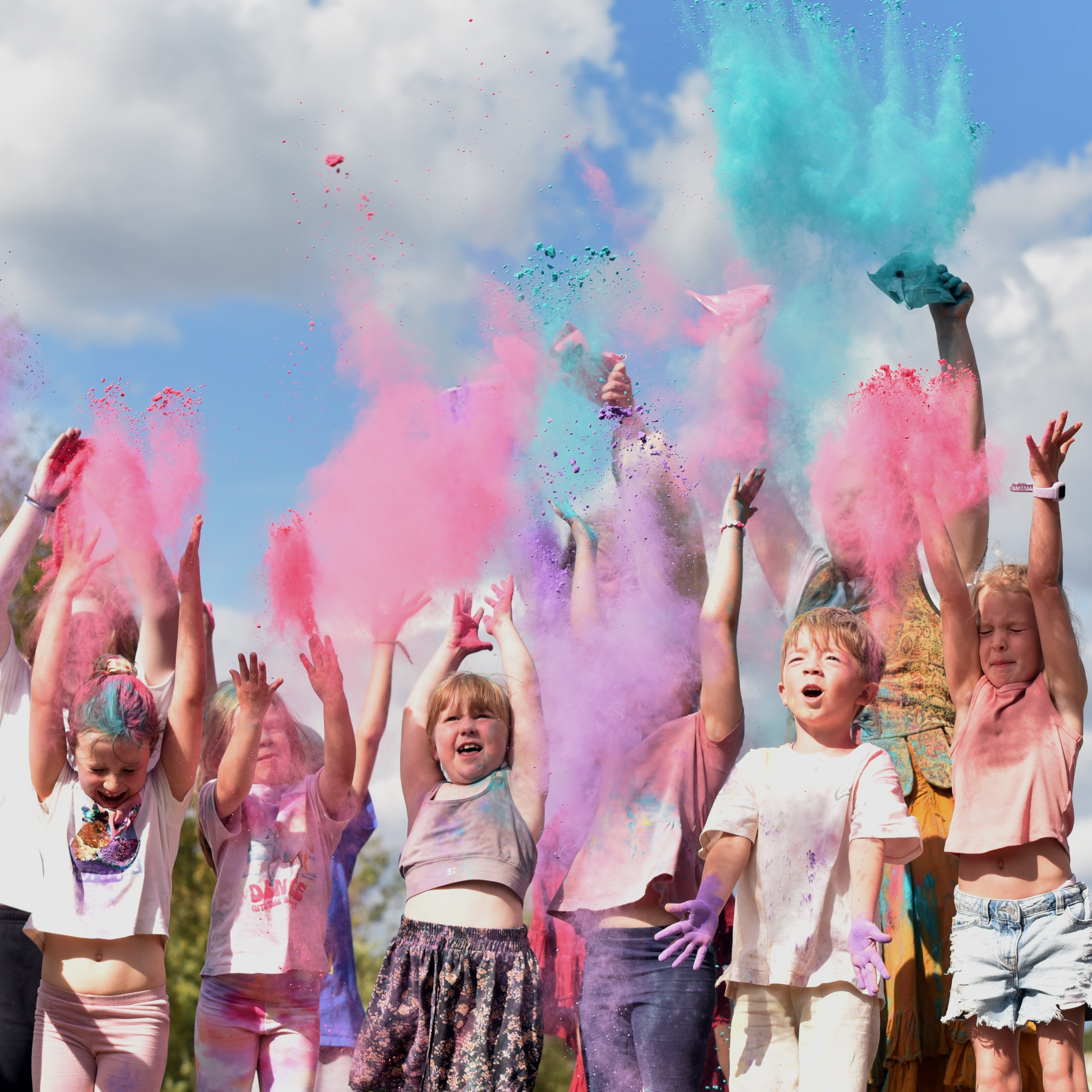 Hullabaloo Example Hullabaloo Summer Festival | Family Event Surrey, Hobbledown